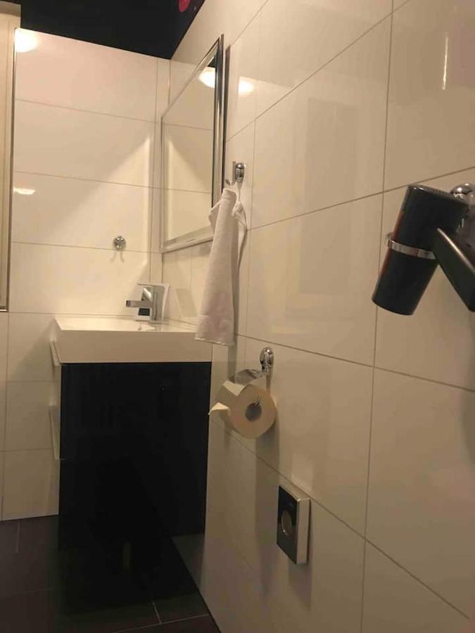 Schoene Grosse Wohnung 2 Schlafzimmer Bis 6 Pax Naehe Stadion Signal Iduna Dortmund Kültér fotó