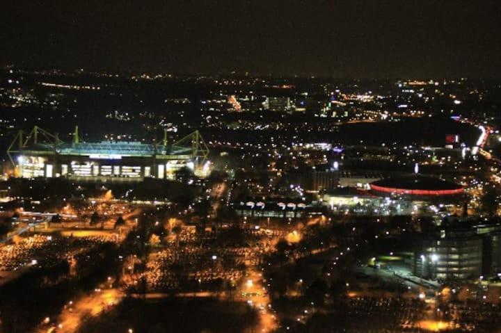 Schoene Grosse Wohnung 2 Schlafzimmer Bis 6 Pax Naehe Stadion Signal Iduna Dortmund Kültér fotó