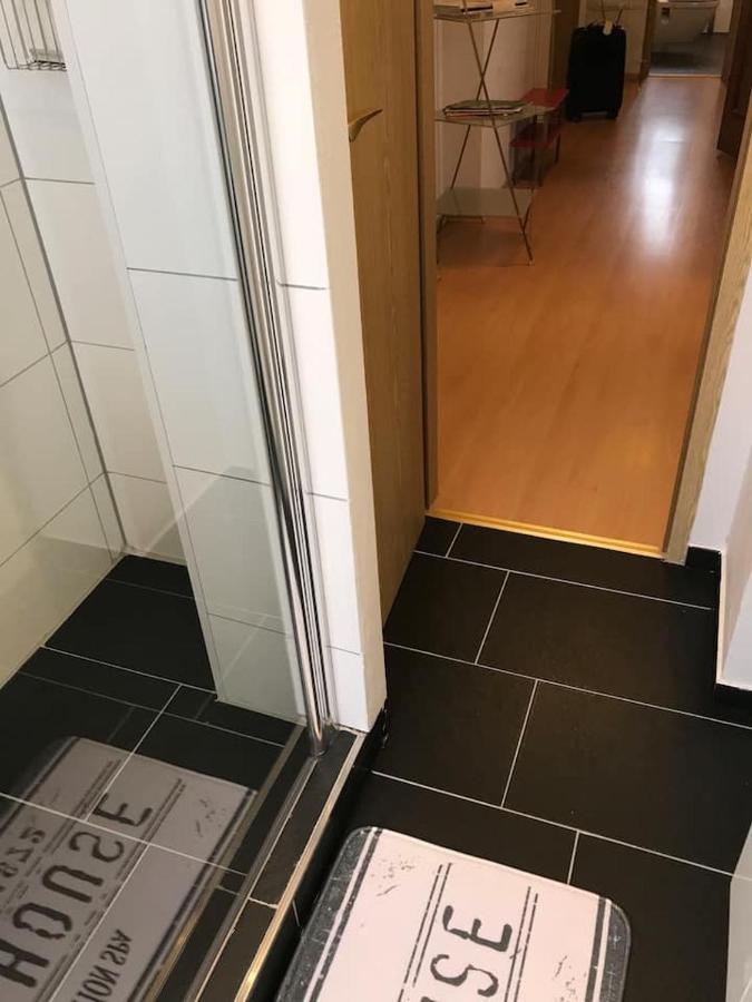 Schoene Grosse Wohnung 2 Schlafzimmer Bis 6 Pax Naehe Stadion Signal Iduna Dortmund Kültér fotó